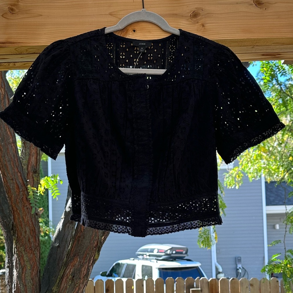 J. Crew NWT Eyelet Cropped Top Blouse Lace Covered Buttons BLACK medium - Picture 3 of 16
